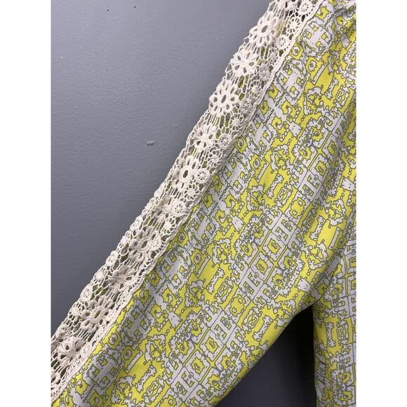 Notations Woman Top Womens 1X Yellow Gray Tie Button front Crochet‎ accents - Picture 8 of 8